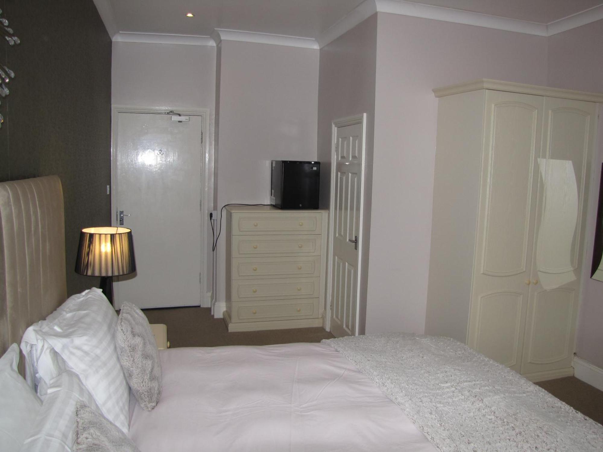Ashmira Guest House Weymouth Exterior photo