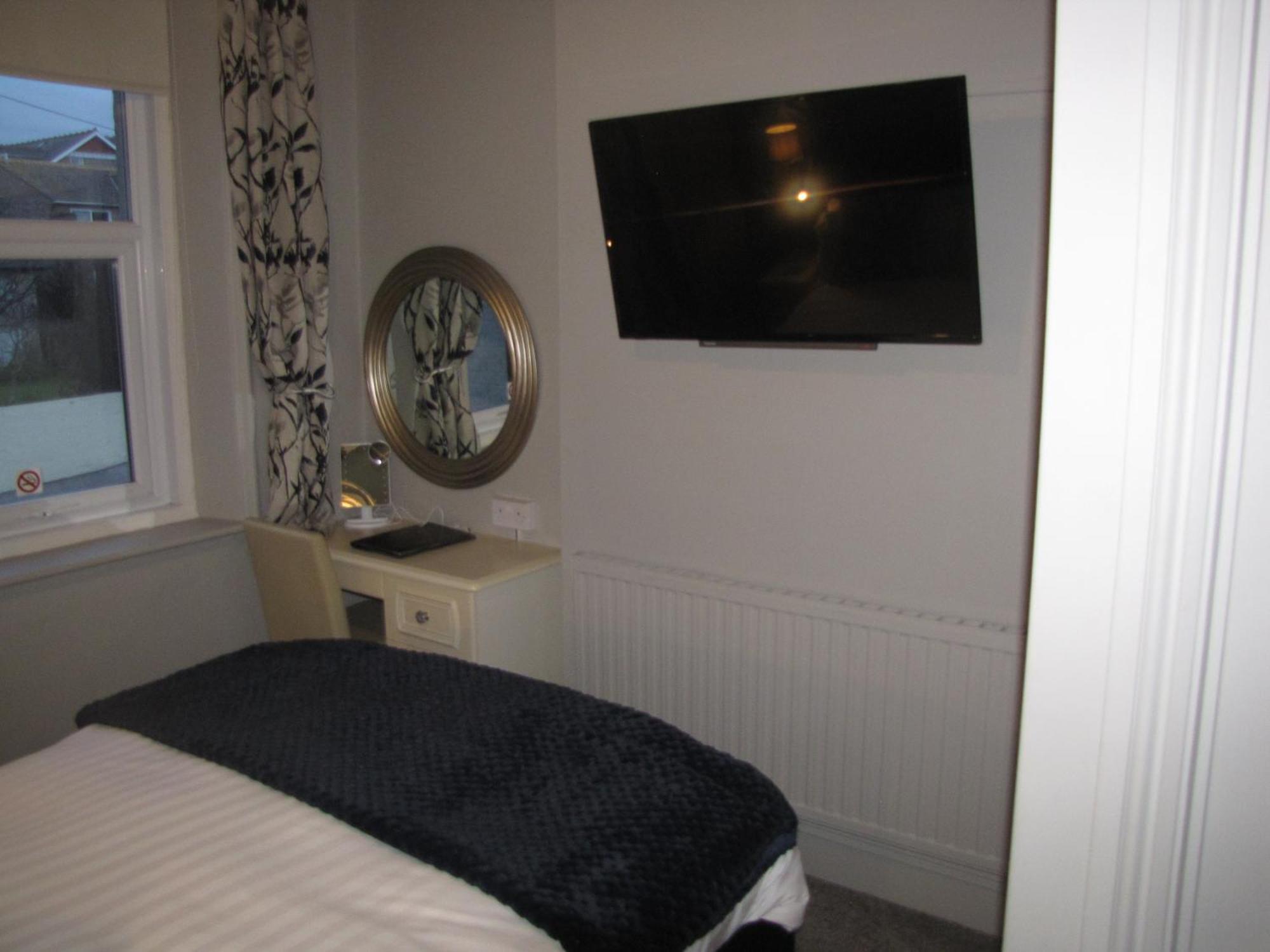 Ashmira Guest House Weymouth Exterior photo