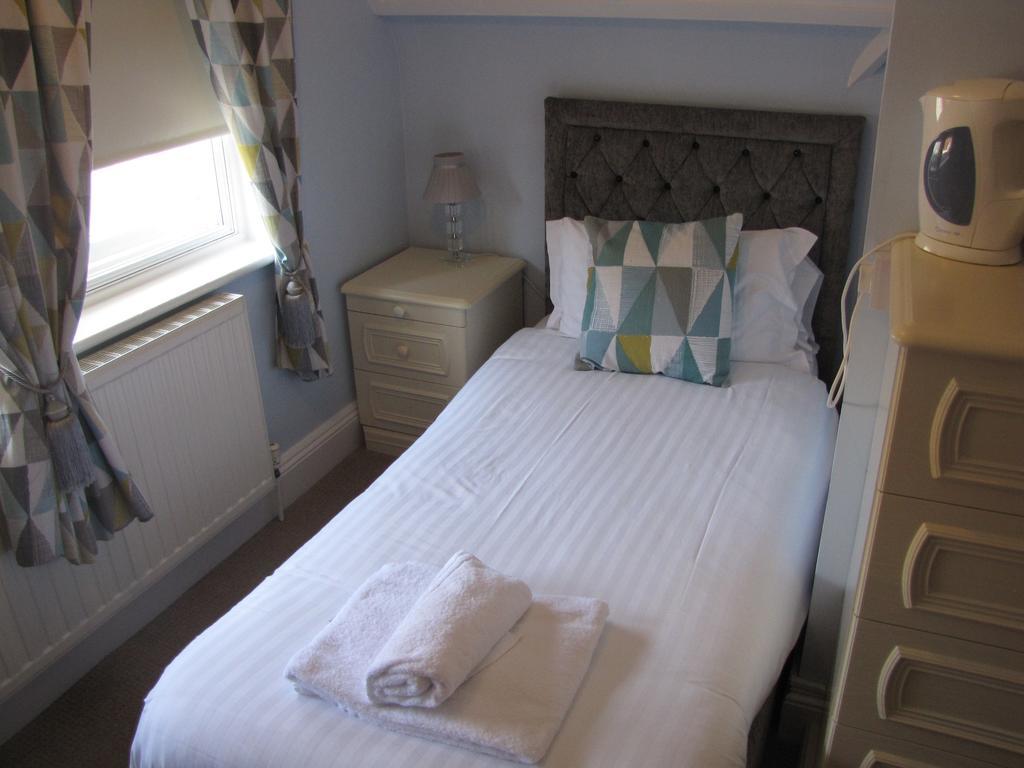 Ashmira Guest House Weymouth Exterior photo